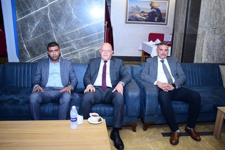 رئيس جامعة سوهاج يشارك بحفل تكريم المستشار العسكري للمحافظة