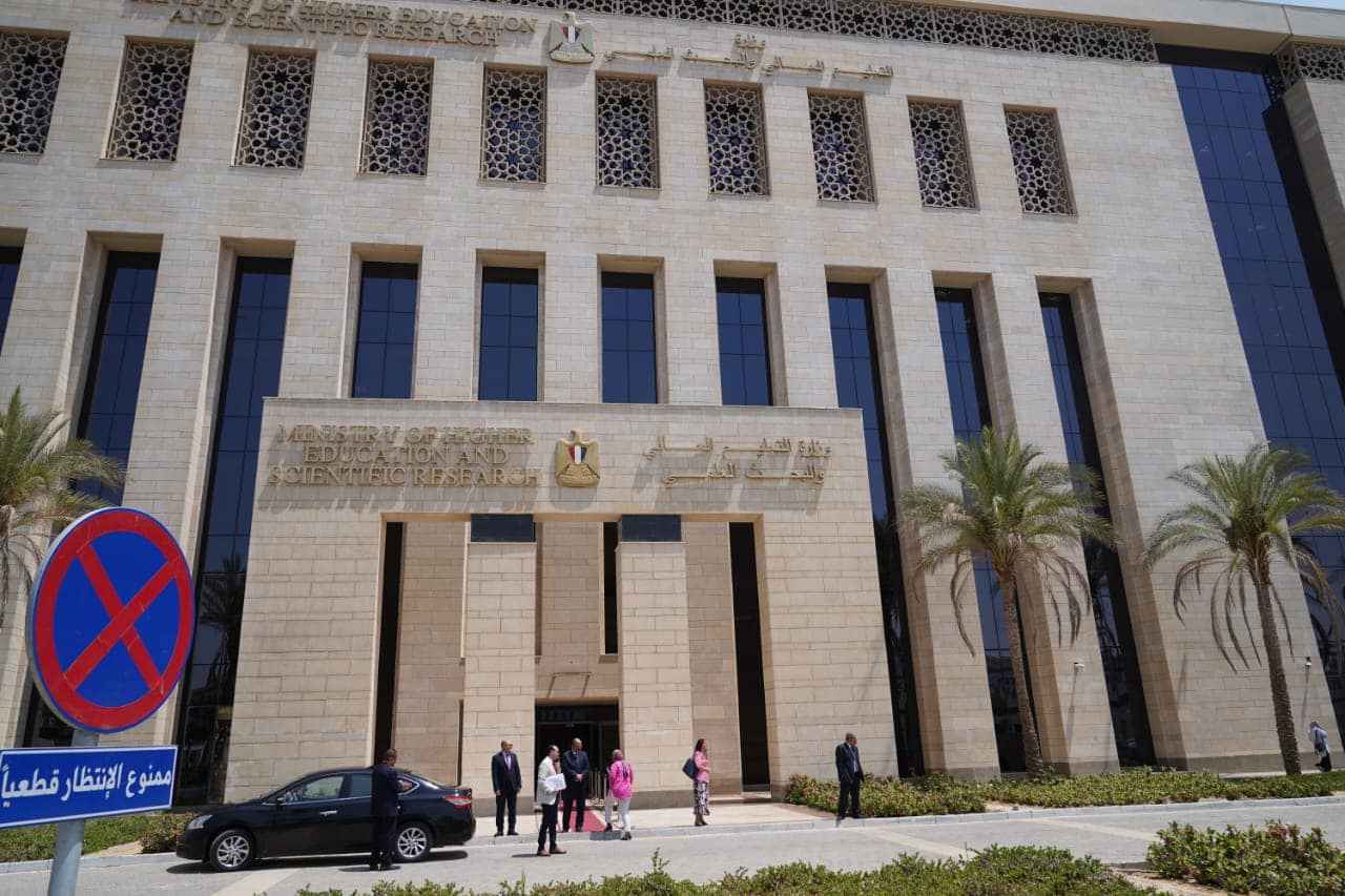 النعماني يوجه الشكر لوزير التعليم العالي لدعمه مطالب جامعة سوهاج ويستعرض أهم انجازاتها وخطتها التطويرية