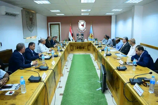 النعماني يناقش مع مجلس العمداء الاستعدادات النهائية للعام الدراسي الجديد و يوجه ببدء المحاضرات الأولى بتوعية الطلاب بالمبادرة الرئاسية بداية