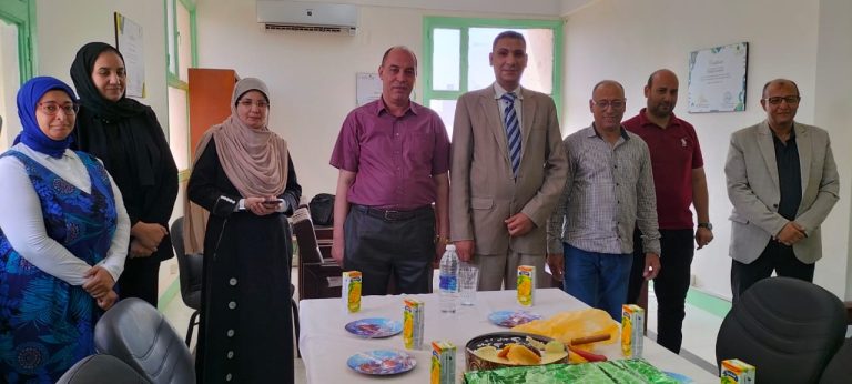 كلية الدراسات العليا و البحوث البيئية تحتفل بعميدها الجديد  
