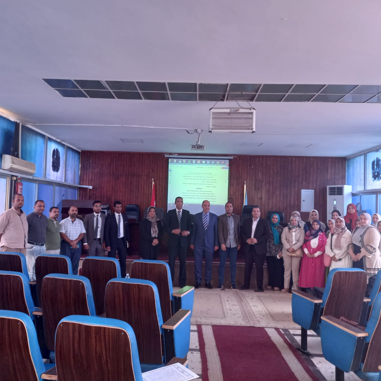 في إطار مبادرة بداية.. فاعليات اللقاء التعريفي حول ” آلية حساب البصمة الكربونية للمنشآت ” بكلية الدراسات العليا والبحوث البيئية