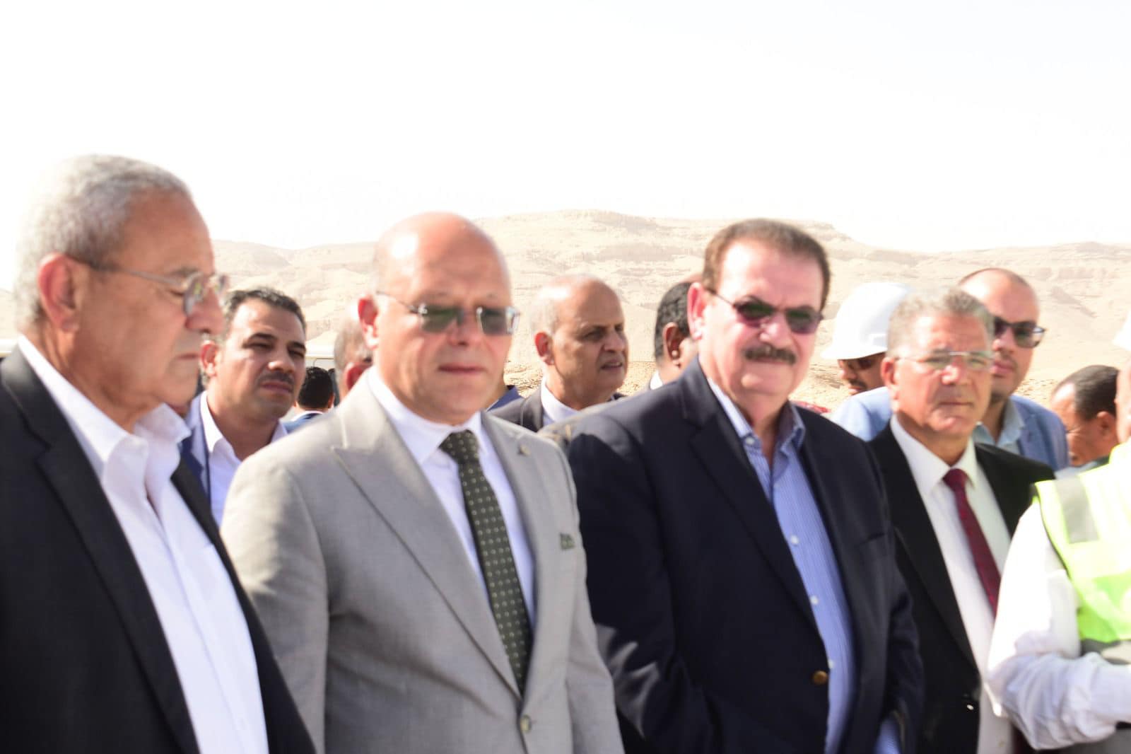 النعماني يتابع مع وزير النقل الأسبق الموقف التنفيذي لمشروع استكمال البنيه التحتية بجامعة سوهاج الجديدة