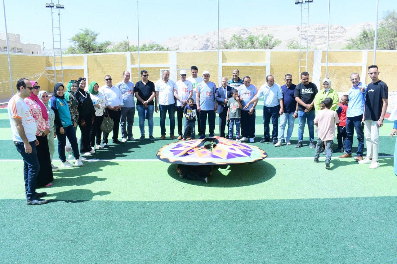 في جو ملئ بالبهجة.. النعماني يشارك أبنائه الأيتام الألعاب الرياضية والفنية.. ويوجه بتقديم كافة اوجه الرعاية الطبية والنفسيه لهم..في إطار تنفيذ مبادرة بداية لبناء الانسان