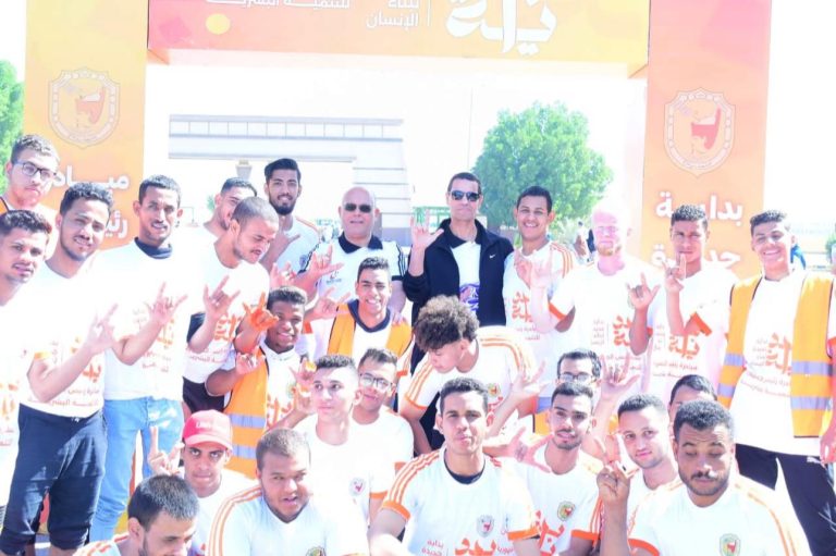 بمشاركة أكثر من 2000 طالب وطالبة.. رئيس جامعة سوهاج والمتحدث العسكري للقوات المسلحة يطلقان إشارة البدء لانطلاق ماراثون بداية ضمن احتفالات نصر أكتوبر