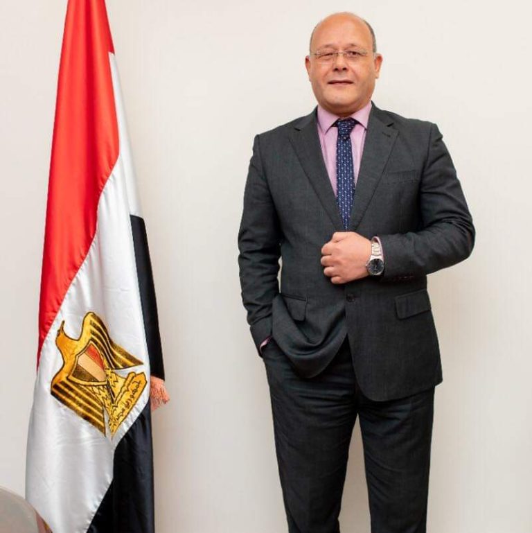 تهنئة .. قرر رئاسة الوزراء بعضوية الدكتور حسان النعمانى رئيس جامعة سوهاج في المجلس الأعلى للجامعات الأهلية
