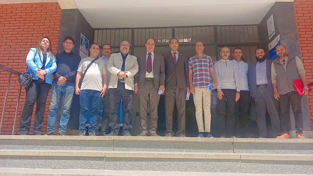 فاعليات السمينارات العلمية لرسائل الماجستير لطلاب كلية الدراسات العليا و البحوث البيئية