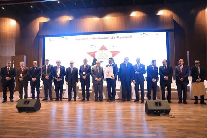 وزارة التعليم العالي تهدي وسام نجمه المستشفيات الجامعية لجامعة سوهاج تقديراً لحهودها في دعم القطاع الطبي بالصعيد