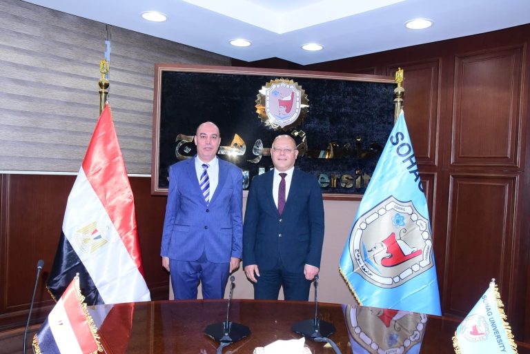 تفوق طلاب الفصل الصيفي بكلية الدراسات العليا و البحوث البيئية جامعة سوهاج