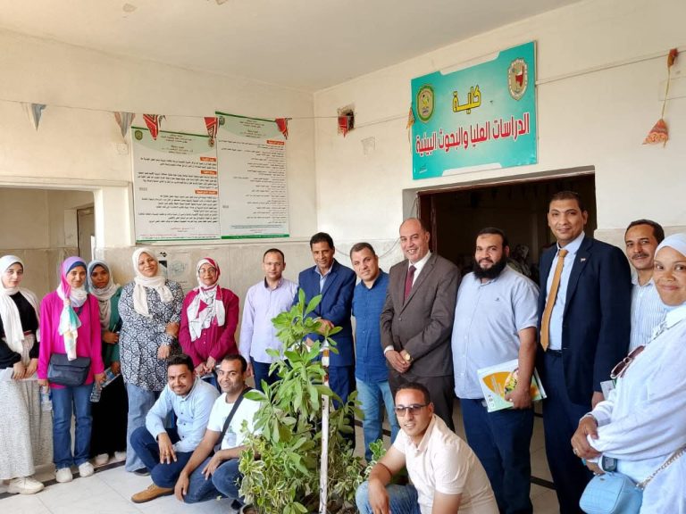 كلية الدراسات العليا و البحوث البيئية تعقد 3 سيمنارات علمية فى تخصص الرقابة البيئية و تقييم الاثر البيئي بجامعة سوهاج