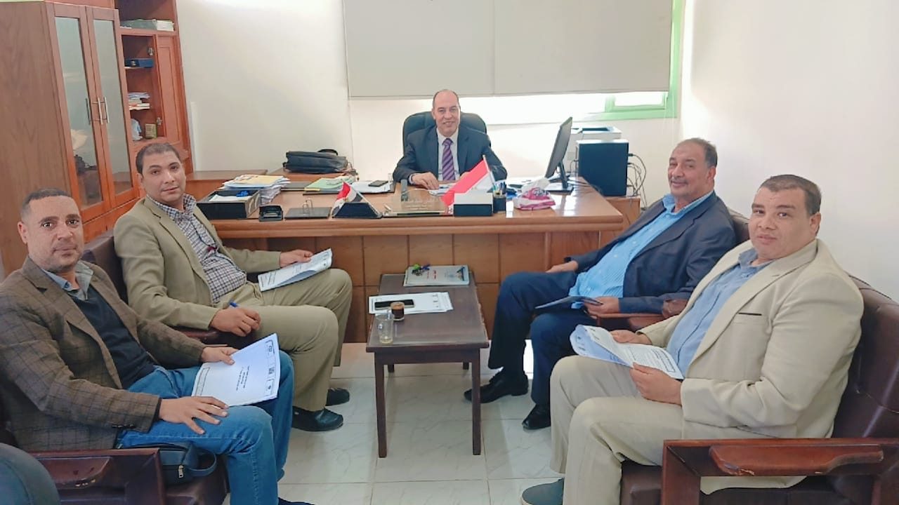 كلية الدراسات العليا و البحوث البيئية تفتتح جلسة الدراسات العليا بخطط تطويرية مبتكرة عن نوفمبر 2025